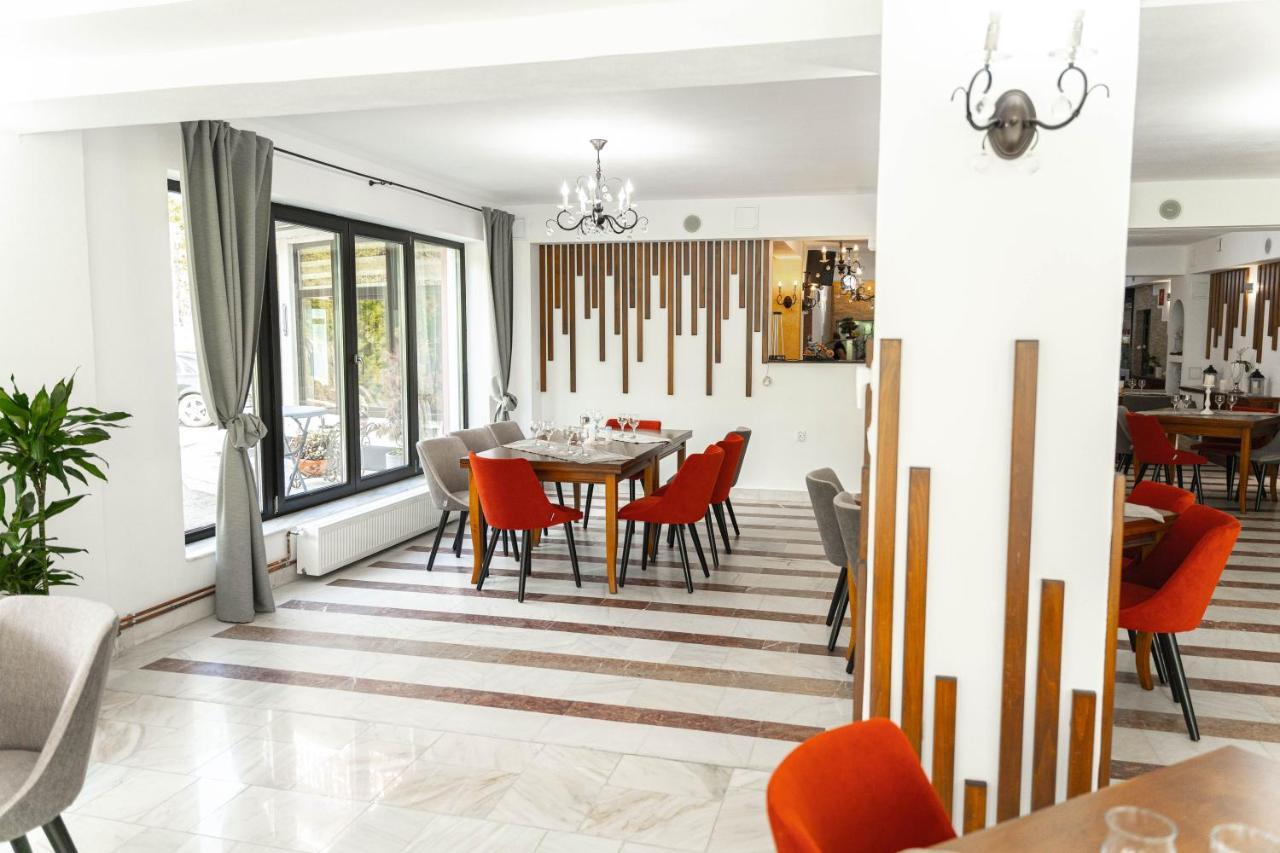 Piscul Negru Hotel - Transfagarasan Cumpana  ภายนอก รูปภาพ